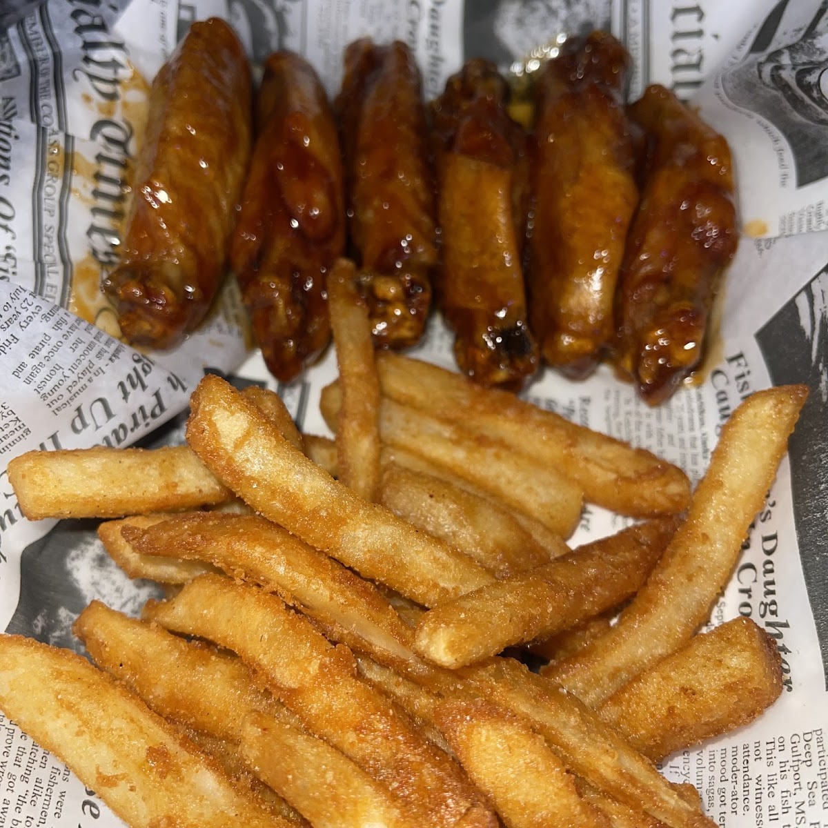Bootleggers Bar & Grill photo 5