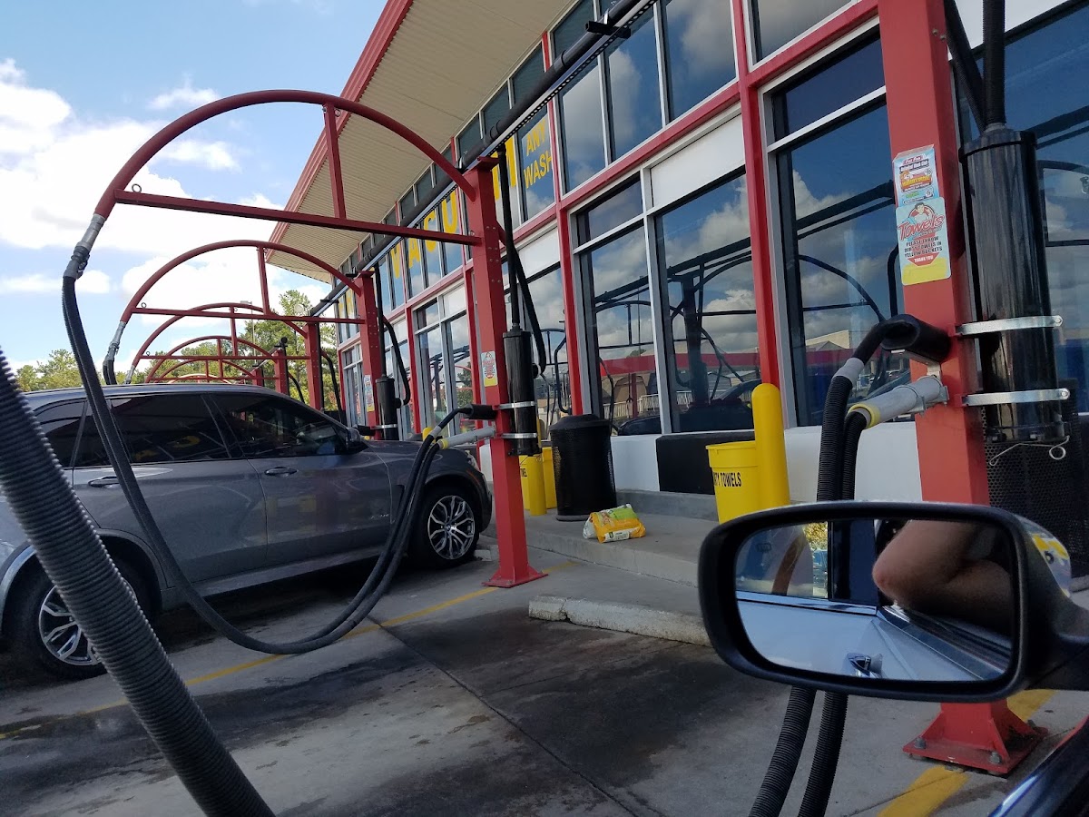 LuLu's Car Wash photo 5