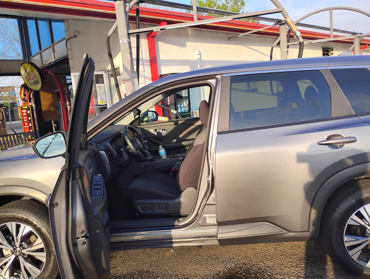 Lulu's Express Car Wash photo 5