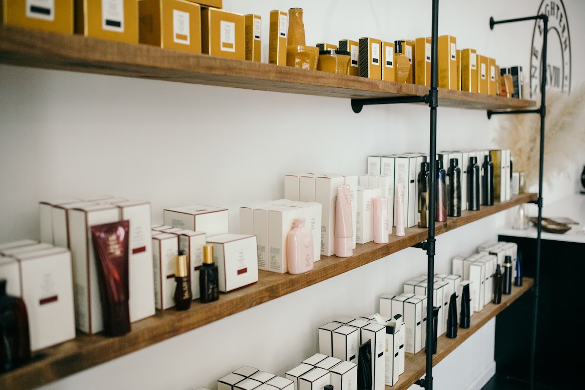 Mane 18 Salon & Spa photo 3