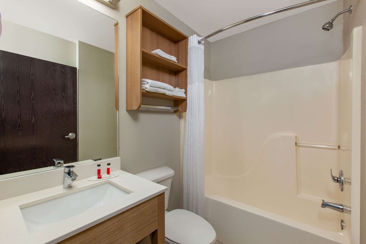 Microtel Inn & Suites by Wyndham Augusta Riverwatch photo 4