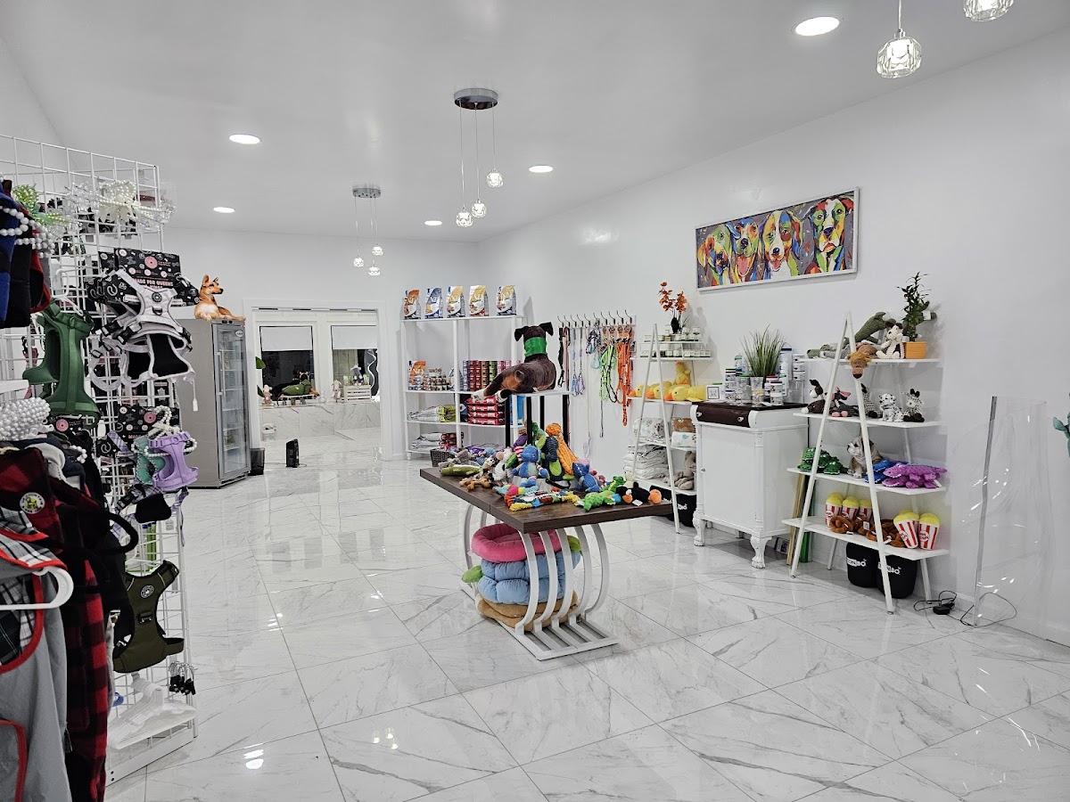 Nieci's Green Bites Pet Boutique & Spa photo 2