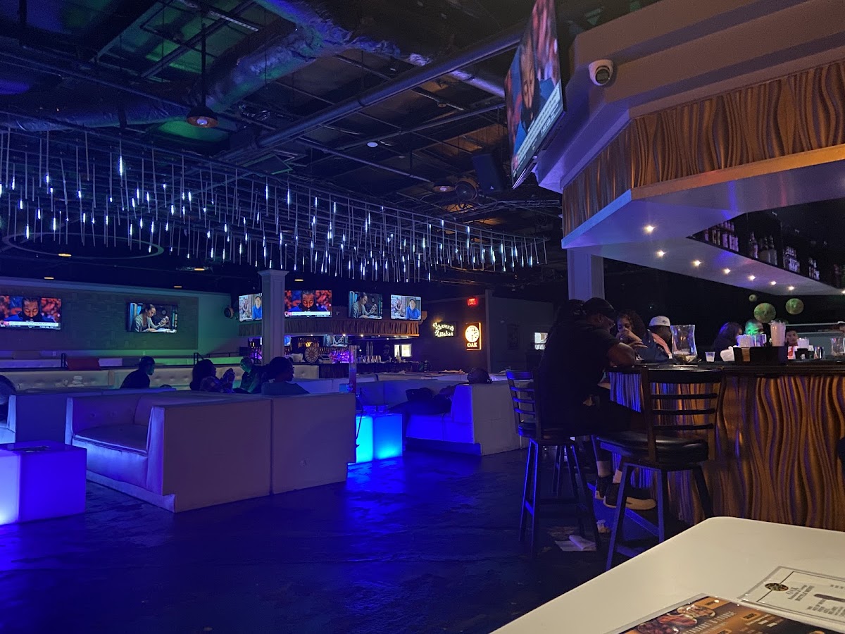 OAK Restaurant and Lounge photo 5