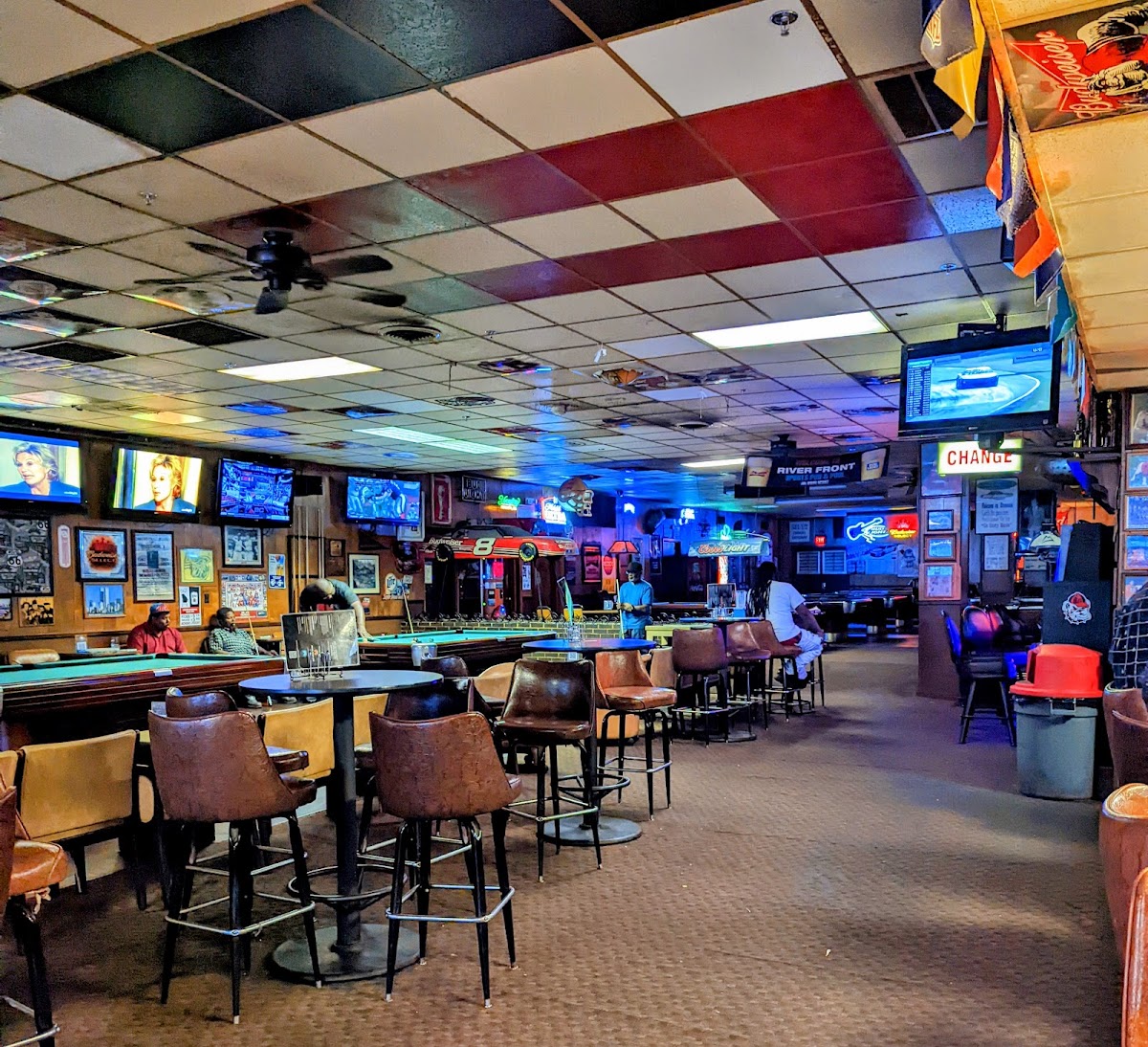 Riverfront Pub & Sports photo 3