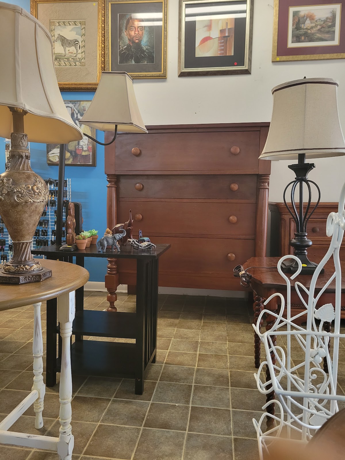 The Treasure Trove Thrift Shop photo 3